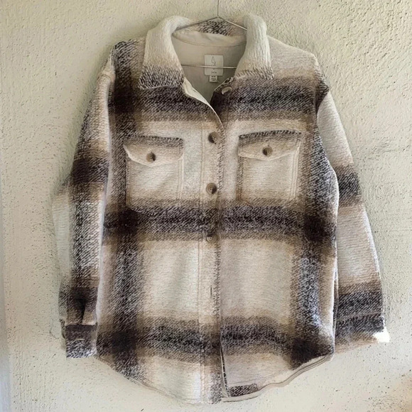 Joie Jackets & Blazers - JOIE PLAID SHACKET CREAM/BROWN BUTTON DOWN SIZE MEDIUM